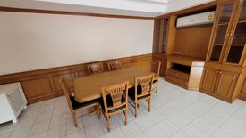 2 Bedroom Condo for rent in Khlong Toei Nuea, Bangkok near MRT Phetchaburi