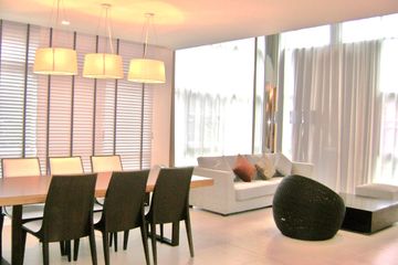 3 Bedroom Condo for rent in Khlong Tan Nuea, Bangkok