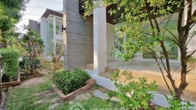 3 Bedroom House for sale in Dokmai, Bangkok