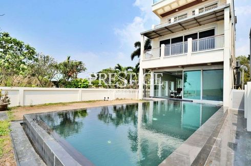 3 Bedroom House for rent in Na Kluea, Chonburi