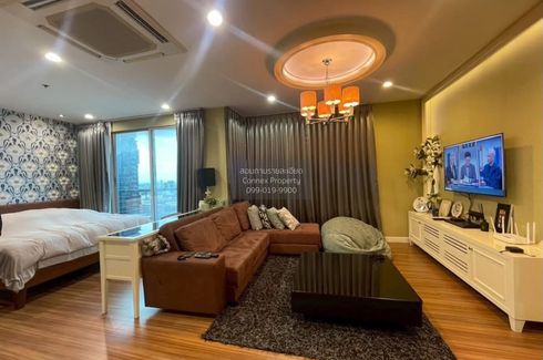 2 Bedroom Condo for sale in Sathorn House, Silom, Bangkok near BTS Surasak