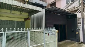 5 Bedroom Townhouse for rent in Silom, Bangkok near BTS Chong Nonsi