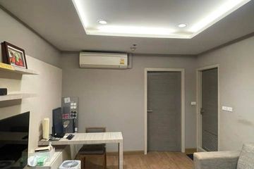 1 Bedroom Condo for sale in Silom, Bangkok near BTS Saphan Taksin