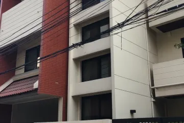 4 Bedroom Townhouse for rent in Khlong Tan Nuea, Bangkok