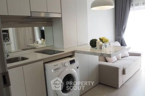 2 Bedroom Condo for rent in The Lofts Silom,  near BTS Surasak