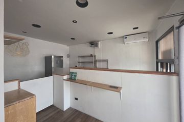 Commercial for rent in Chong Nonsi, Bangkok