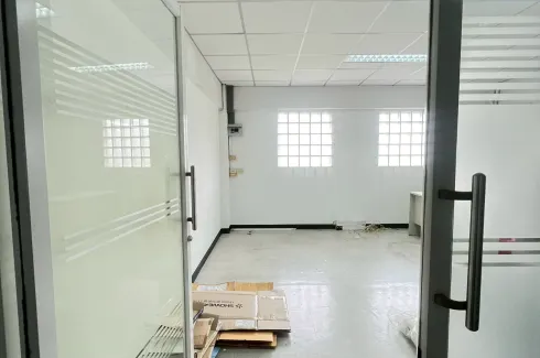 Office for rent in MT&T Building, Phra Khanong Nuea, Bangkok near BTS Phra Khanong