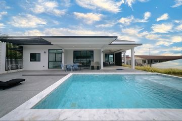 4 Bedroom House for sale in Na Kluea, Chonburi