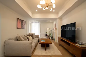 4 Bedroom Condo for sale in Khlong Tan Nuea, Bangkok
