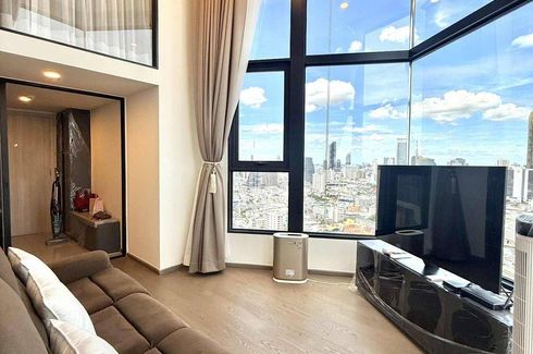 2 Bedroom Condo for rent in  near MRT Hua Lamphong