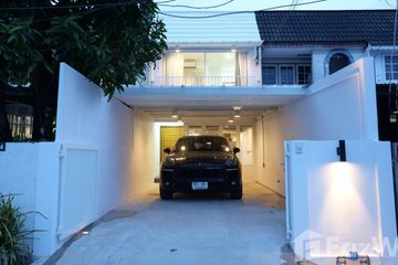 2 Bedroom Townhouse for rent in Khlong Tan Nuea, Bangkok near Airport Rail Link Ramkhamhaeng