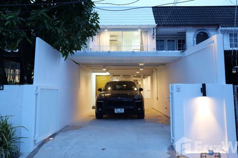2 Bedroom Townhouse for rent in Khlong Tan Nuea, Bangkok near Airport Rail Link Ramkhamhaeng