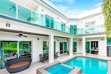 5 Bedroom Villa for sale in Huai Yai, Chonburi