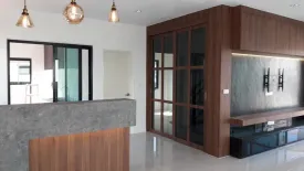 4 Bedroom House for sale in Khlong Song Ton Nun, Bangkok