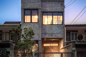 2 Bedroom Townhouse for rent in Khlong Tan Nuea, Bangkok