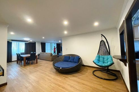 3 Bedroom Condo for sale in Acadamia Grand Tower, Khlong Tan Nuea, Bangkok near BTS Phrom Phong