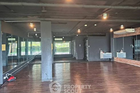 1 Bedroom Apartment for rent in Oriental Towers, Khlong Tan Nuea, Bangkok near BTS Thong Lo