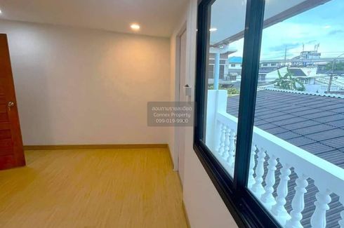 2 Bedroom House for sale in Ram Inthra, Bangkok near MRT Ram Inthra Km.6