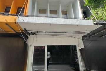 1 Bedroom Commercial for rent in Phra Khanong Nuea, Bangkok near BTS Phra Khanong