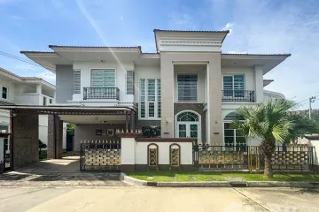 4 Bedroom House for sale in Dokmai, Bangkok