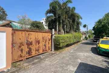 Land for sale in Khlong Chan, Bangkok near MRT Lat Phrao 101