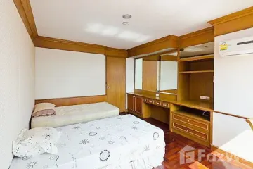 2 Bedroom Condo for rent in LAKE AVENUE Sukhumvit 16, Khlong Toei, Bangkok near BTS Asoke