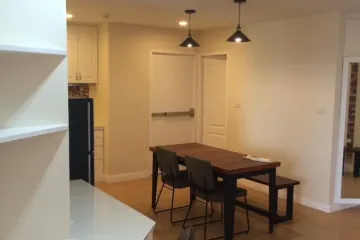 1 Bedroom Condo for rent in Modern Town, Khlong Tan Nuea, Bangkok near BTS Thong Lo