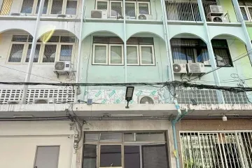 3 Bedroom Townhouse for rent in Din Daeng, Bangkok near MRT Phra Ram 9