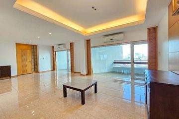 3 Bedroom Condo for rent in Thung Maha Mek, Bangkok near MRT Lumpini