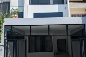 6 Bedroom Townhouse for rent in Suan Luang, Bangkok