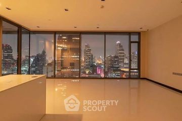 3 Bedroom Condo for sale in Khlong Toei, Bangkok near BTS Nana