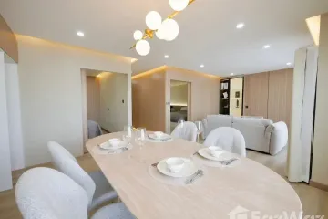 2 Bedroom Condo for sale in The Winning Tower, Khlong Tan Nuea, Bangkok