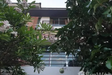 3 Bedroom Townhouse for sale in Nong Bon, Bangkok