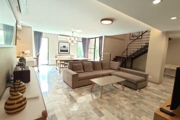 3 Bedroom Condo for rent in Khlong Toei Nuea, Bangkok near MRT Phetchaburi