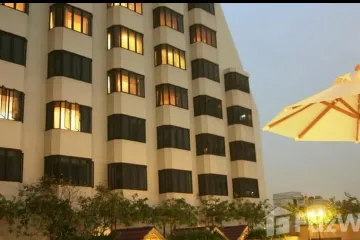 2 Bedroom Condo for sale in Omni Tower Sukhumvit Nana, Khlong Toei, Bangkok near BTS Nana