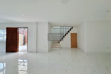 2 Bedroom Townhouse for sale in Khlong Chan, Bangkok