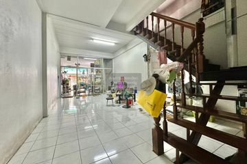 2 Bedroom Townhouse for sale in Tha Raeng, Bangkok