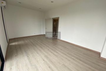 3 Bedroom Townhouse for sale in Nuan Chan, Bangkok