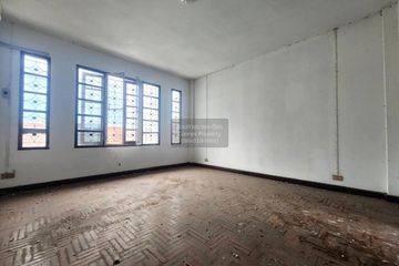 4 Bedroom Townhouse for sale in Krathum Lom, Nakhon Pathom