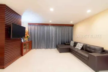 3 Bedroom Condo for rent in Na Kluea, Chonburi