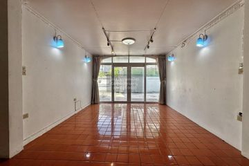 2 Bedroom House for sale in Thanon Nakhon Chai Si, Bangkok