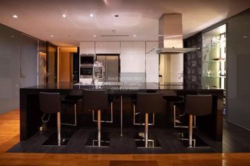 3 Bedroom Condo for sale in Bang Phong Pang, Bangkok