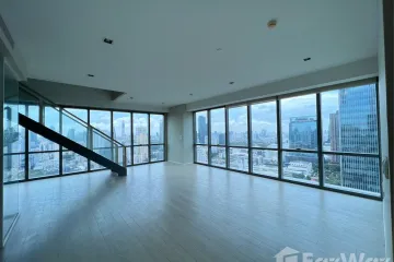 2 Bedroom Condo for rent in The Room Sukhumvit 21, Khlong Toei Nuea, Bangkok near MRT Sukhumvit