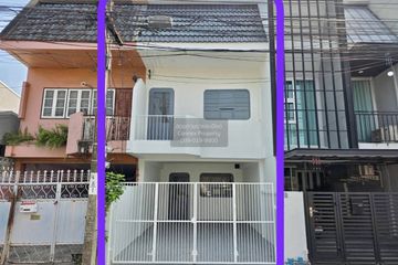 3 Bedroom Townhouse for sale in Lat Phrao, Bangkok