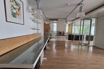 2 Bedroom Condo for sale in Huai Khwang, Bangkok near MRT Huai Khwang