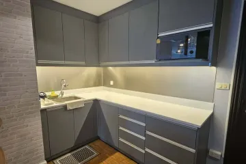 2 Bedroom Condo for rent in Silom Suite, Silom, Bangkok near BTS Chong Nonsi