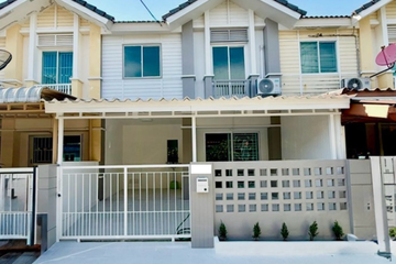 3 Bedroom Townhouse for rent in Samae Dam, Bangkok