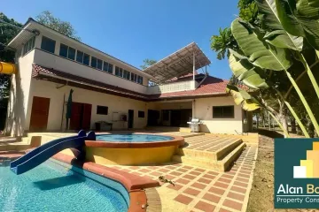 4 Bedroom House for sale in 