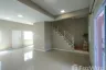 3 Bedroom Townhouse for rent in Baan Pruksa Lumlukka-Wongwaen, Lam Luk Ka, Pathum Thani