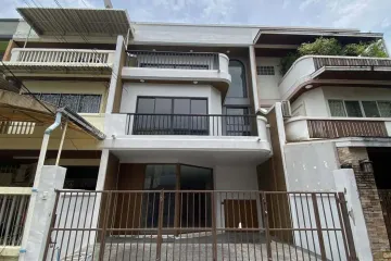 3 Bedroom Townhouse for sale in Baan Kasemsan 1, Wang Mai, Bangkok near BTS National Stadium